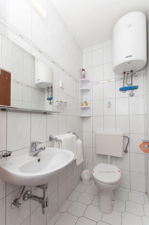 Rooms Vlahovic スラノ エクステリア 写真